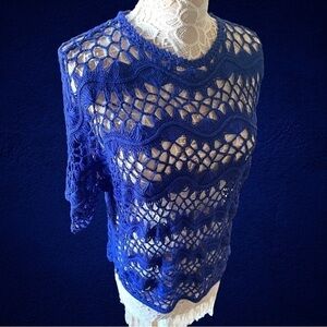 🍁See THROUGH Chicos crochet blue cover up top
